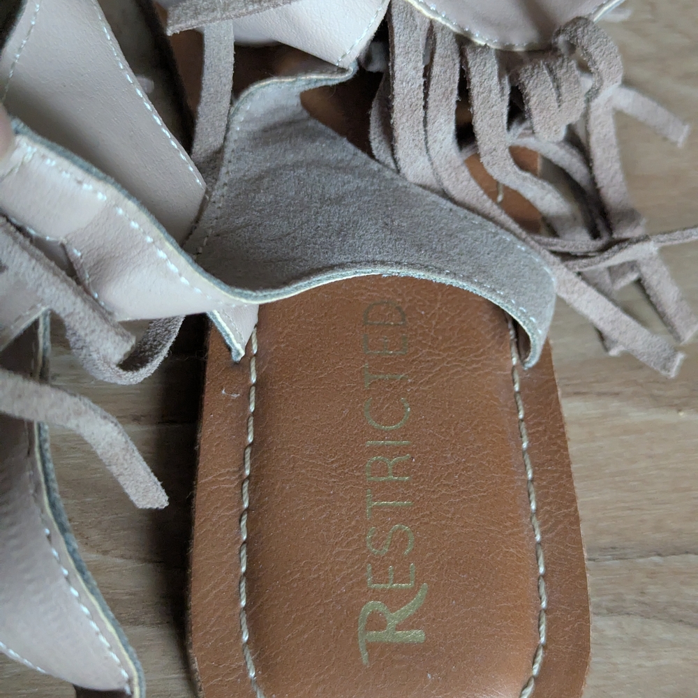 Stylish Fringe Sandals in Brown and Cream - Picture 4 of 5
